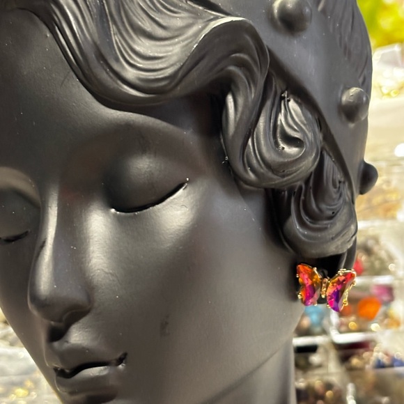 Pink and Gold Butterfly Earrings with Luxurious Gold Accents - Picture 4 of 5